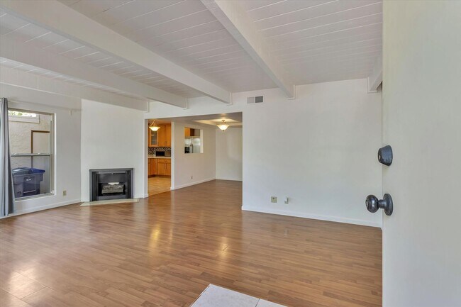 Building Photo - Sunnyvale Gem with Sleek Finishes & Though...