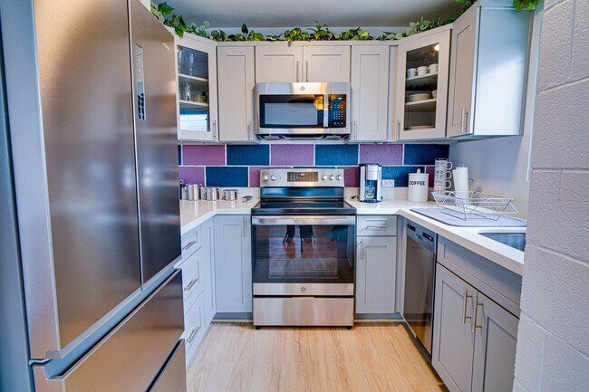 Building Photo - Fully-Furnished One Bedroom at Ala Wai Cove