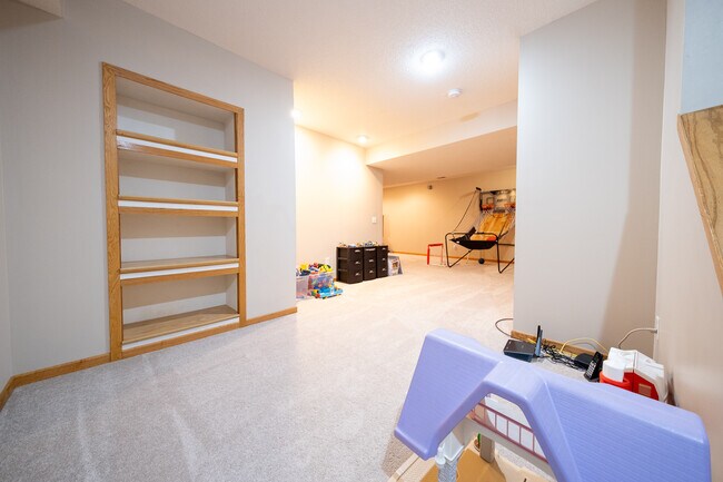 Building Photo - 17473 Hayes Ave