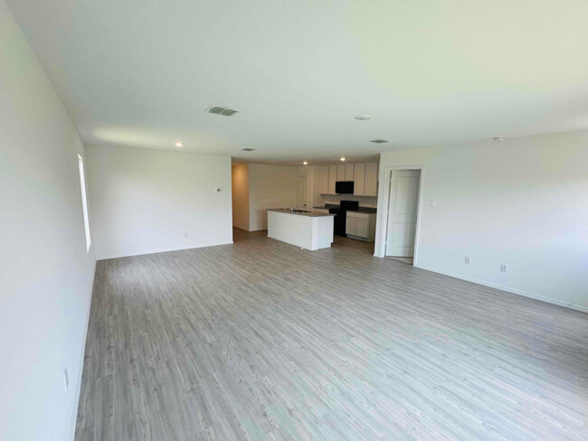 Building Photo - 5828 Crystal Water Wy