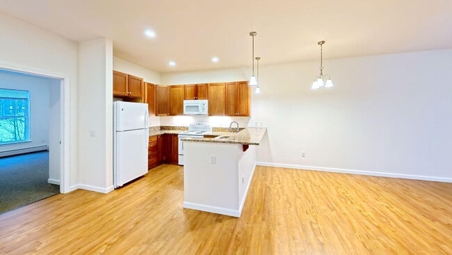 Building Photo - 2 bed, 1 bath townhouse style apartment with washer & dryer provided (59 Griffin Ln #202)