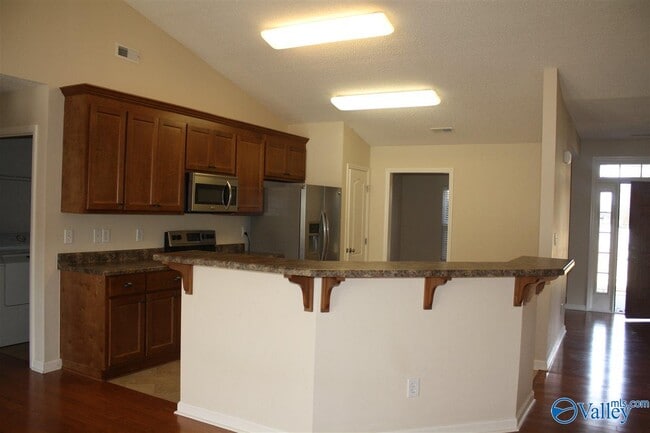 Building Photo - 7010 Thornwood Ln SE