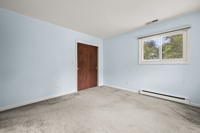 Building Photo - 37 Windsor Ln