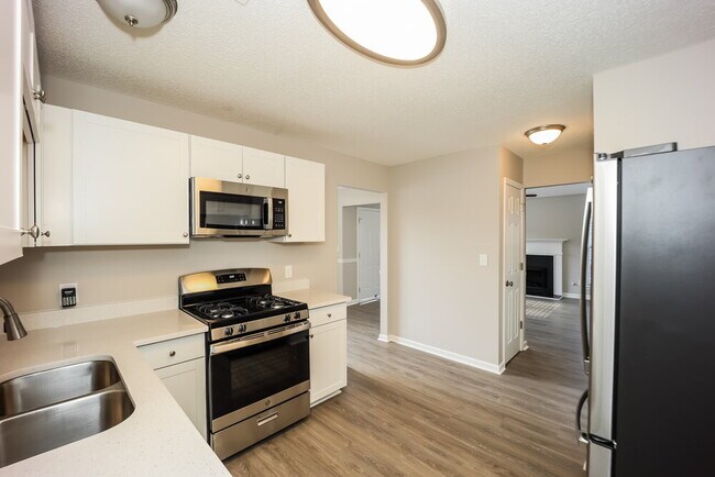 Building Photo - 5651 Eagles Feather Ln