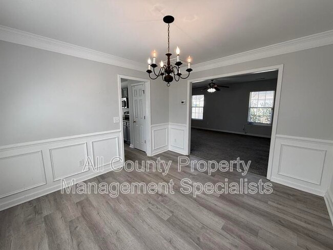 Building Photo - 179 Vermilion Dr.