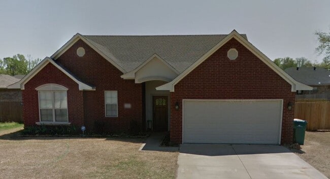 Primary Photo - 310 Ashbrook Ln