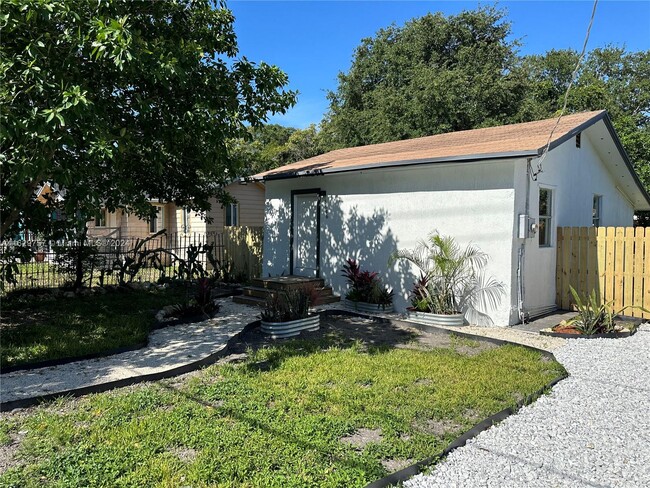 Primary Photo - 5646 NW 3rd Ave