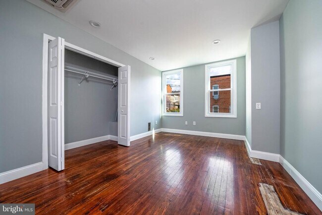 Building Photo - 4119 Falls Rd