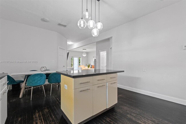 Building Photo - 2280 SW 16th Ct