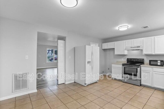 Building Photo - 119 E Rd