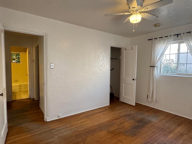 Building Photo - 1039 Princeton Dr NE