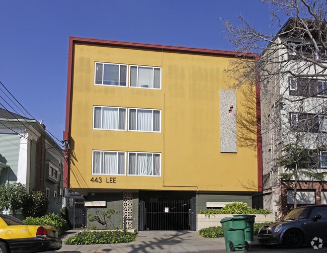 Building Photo - 443 Lee St