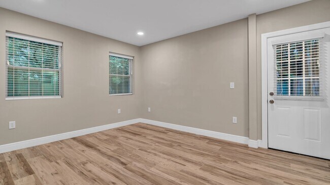Building Photo - Spacious remodeled South Tampa 4BR/3BA hom...