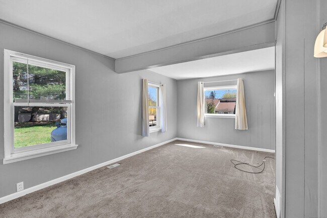 Building Photo - 10 Cemetery Ave