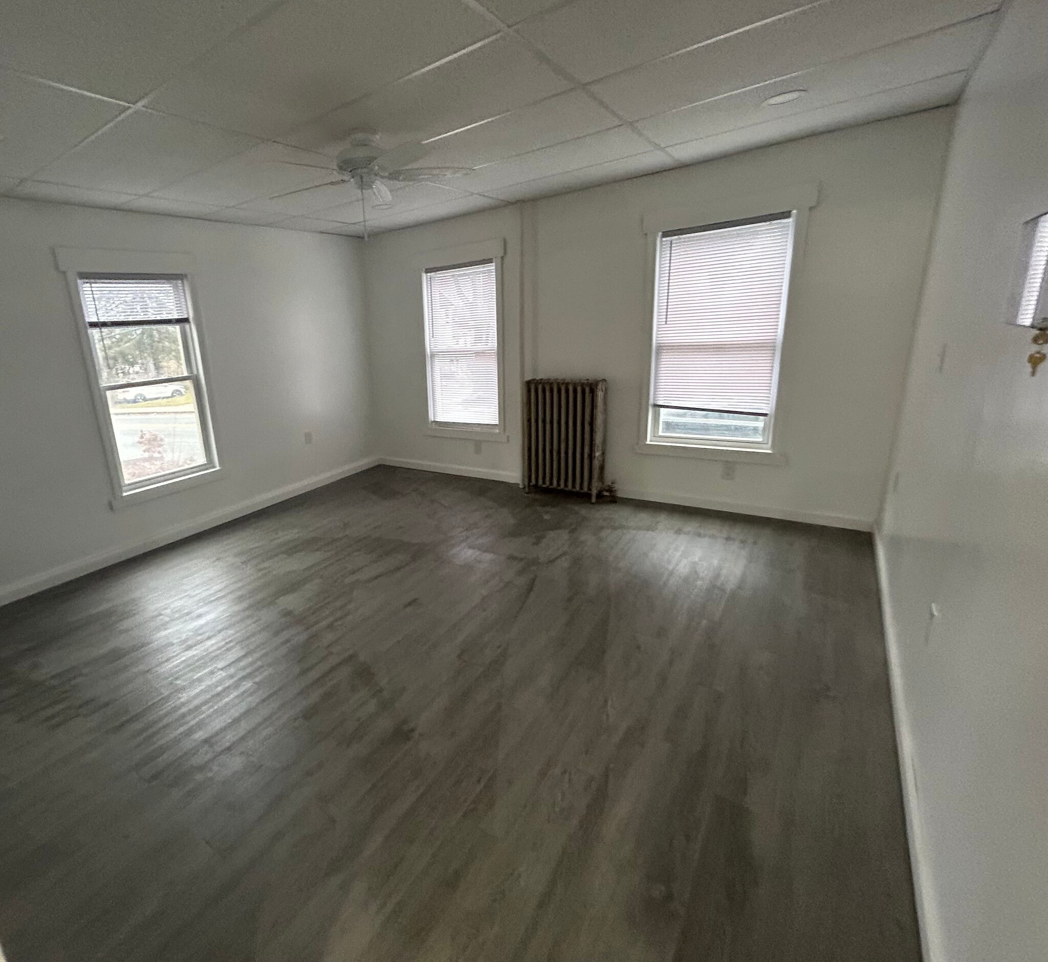 Building Photo - 353 Crescent St