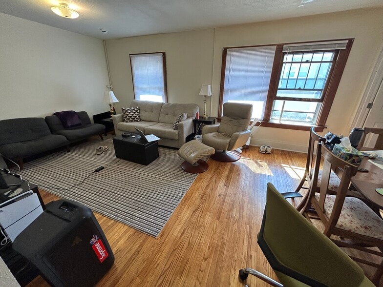 Building Photo - 2218 Merner Ave
