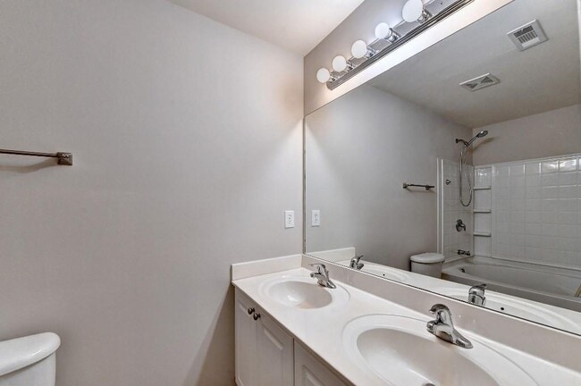 Building Photo - 1597 Liberty Pkwy NW