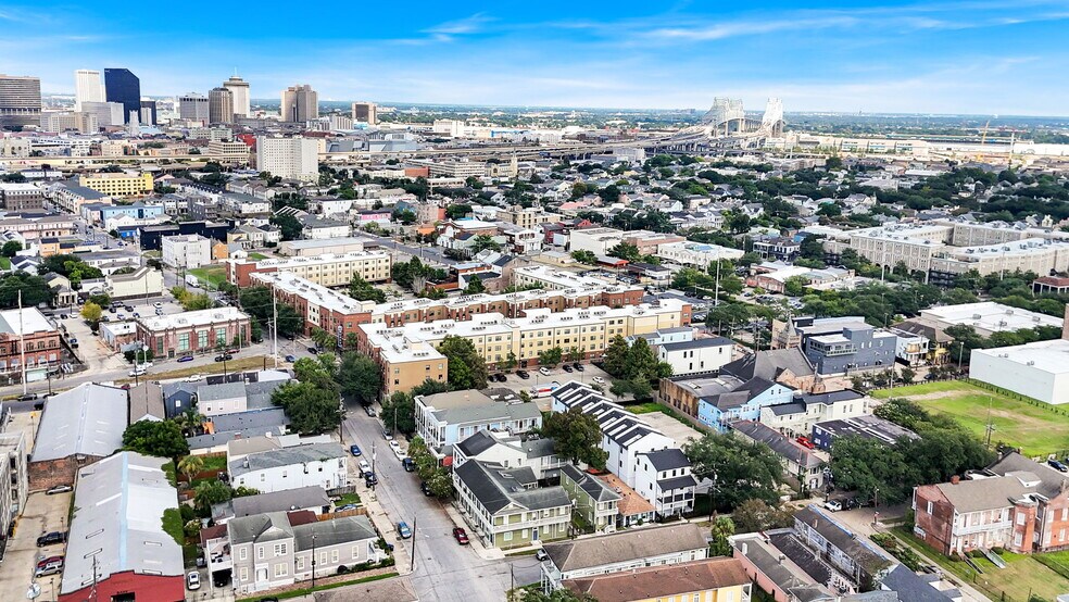 Building Photo - 1836 Baronne St