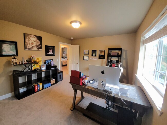 Building Photo - Beautiful Home in Desirable Geneva Neighborhood - 2700 sqft