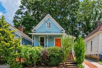 Building Photo - 154 Savannah St SE