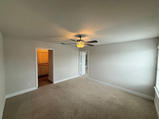 Building Photo - Stunning 4x3 Rental Home in Bulverde, TX!