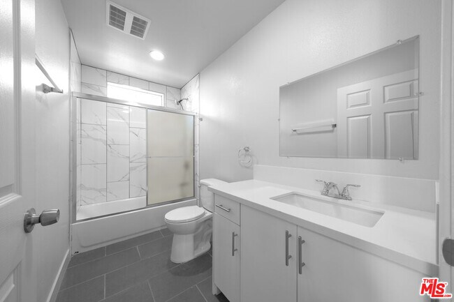 Building Photo - 236 W 84th Pl