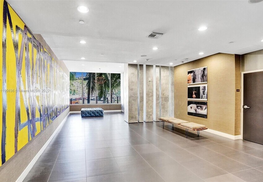 Building Photo - 2100 Park Ave