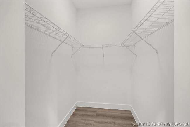 Building Photo - 419 SW Namoit Pl