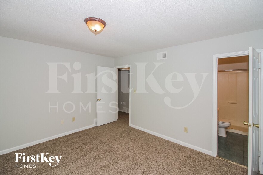 Building Photo - 4100 Lacewood Dr