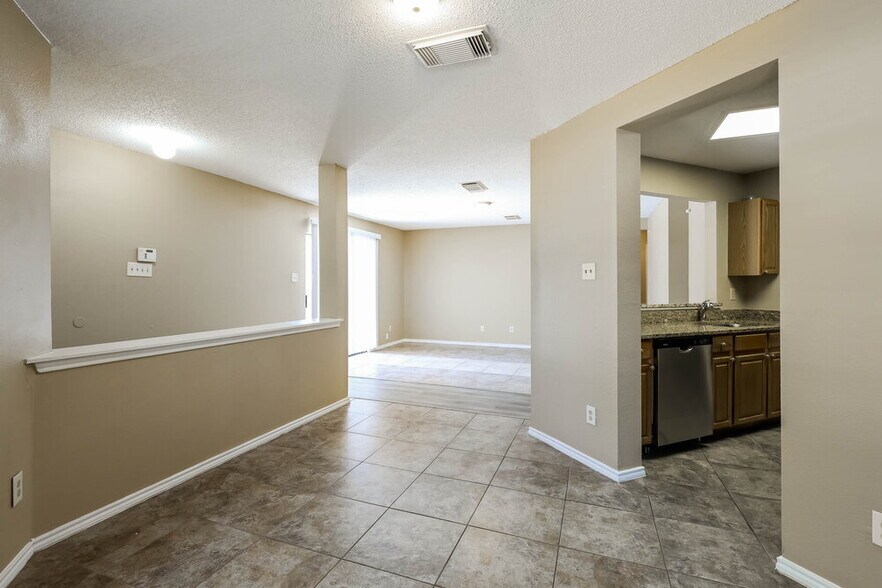 Building Photo - 10736 Juniper Pass