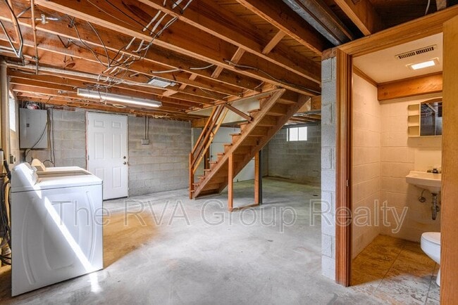 Building Photo - 36 Ferndale Drive