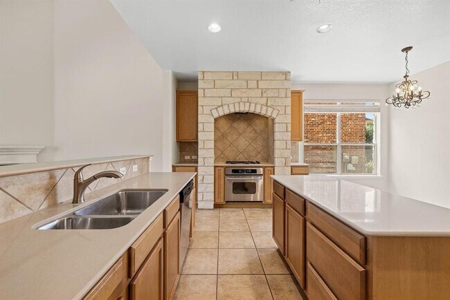 Building Photo - 3800 Juniper Hills St