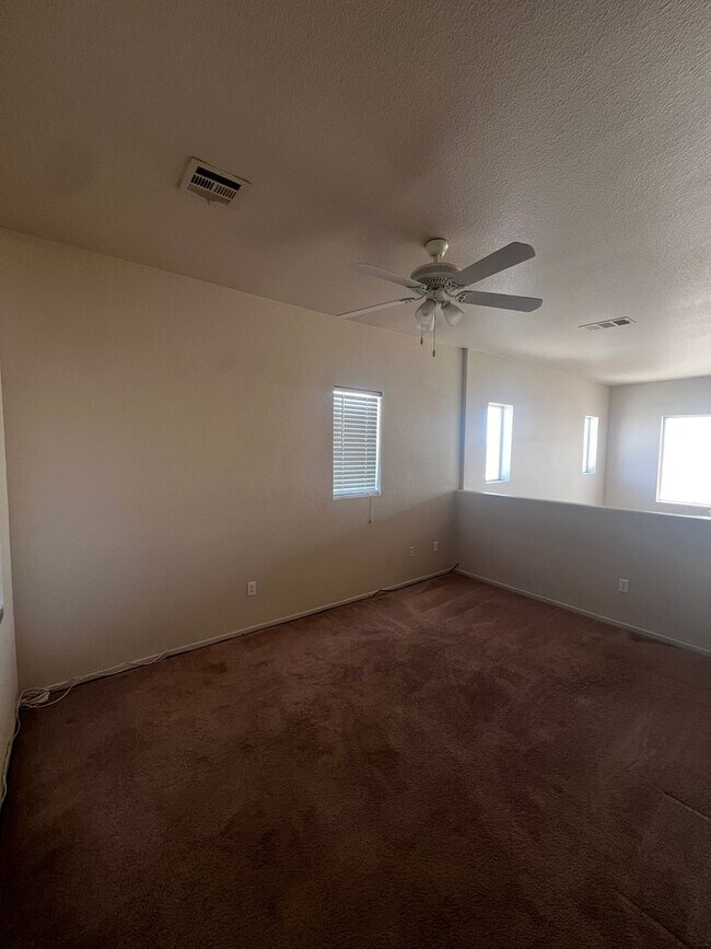 Building Photo - Beautiful Townhome in Gated Black Mountain Vistas (Henderson)