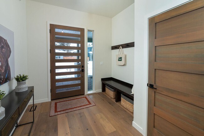 Building Photo - Custom 4 Bed Home in Shevlin West