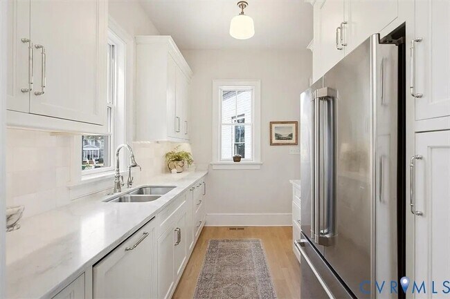 Building Photo - 9311 Larus Ct