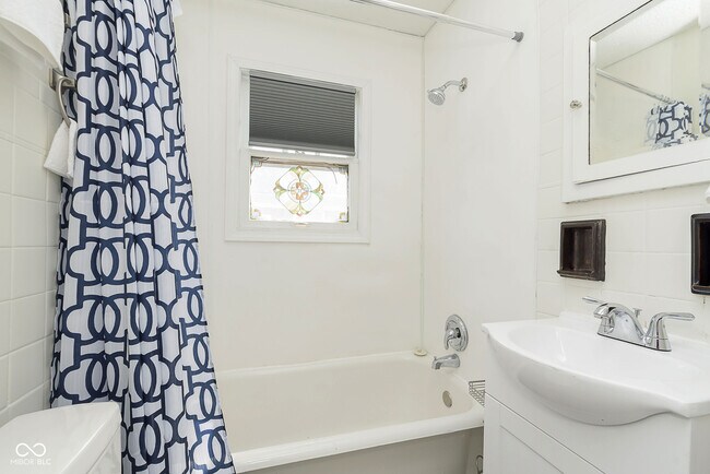 Building Photo - 5348 Winthrop Ave