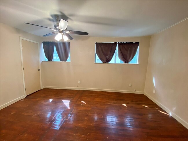 Building Photo - 611 Bolster St