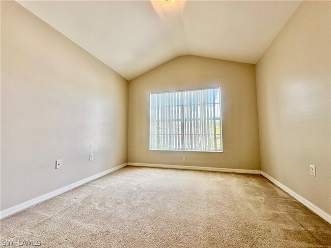 Building Photo - 996 Hampton Cir