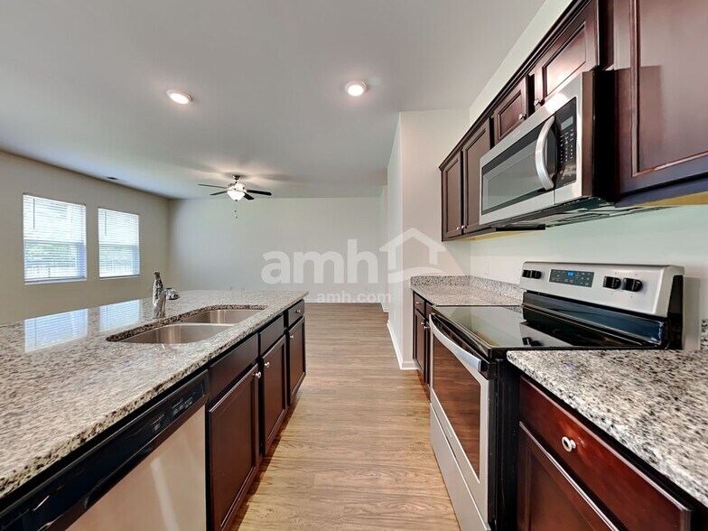Building Photo - 118 Orion Way