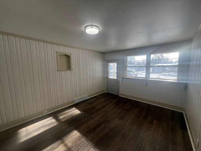 Building Photo - Click the “Apply Now” button or email wapmrentals@gmail.com for a prompt response.