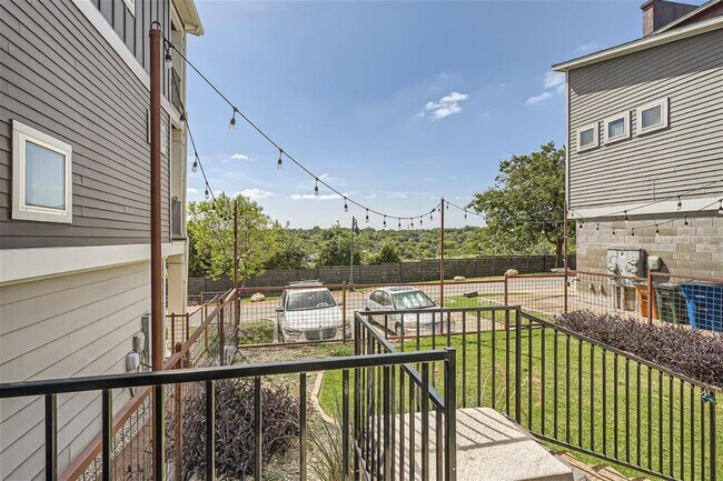 Building Photo - 2917 Stock Dr