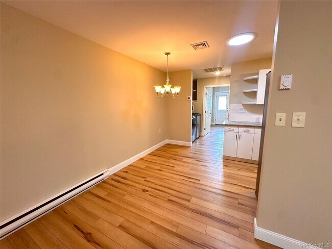 Building Photo - 312 Woodbridge Dr