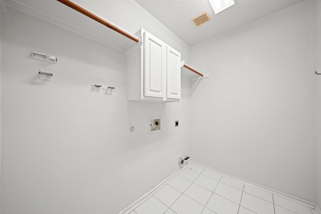 Building Photo - 2415 Wyckchester Dr
