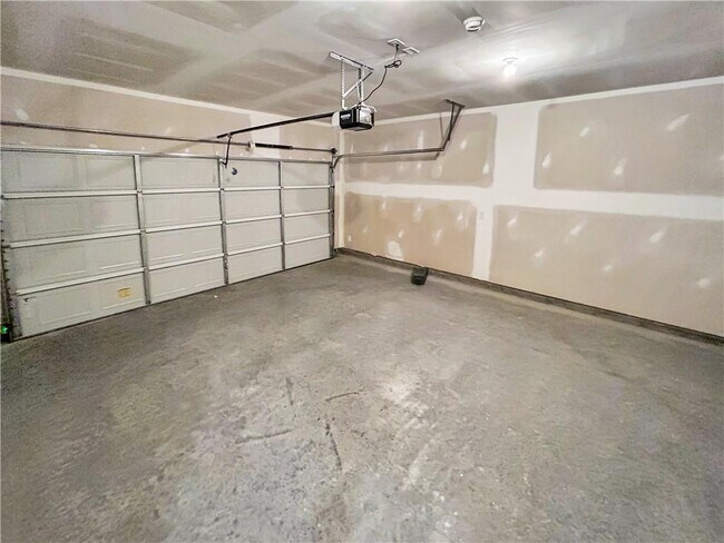 Building Photo - 203 Edna Trl