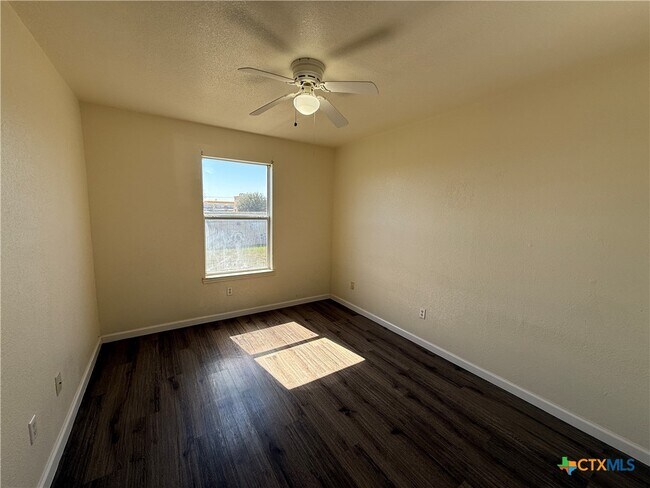 Building Photo - 5708 Greengate Dr