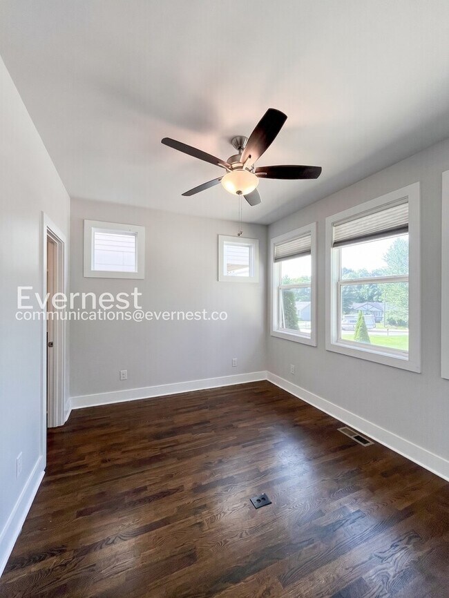 Building Photo - 3-Bed/3-Bath Home/Available Now!