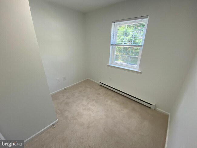 Building Photo - 53 Game Farm Rd