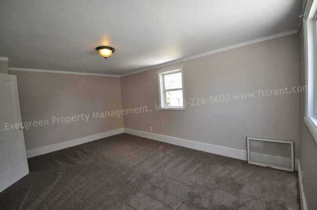 Building Photo - 161 S Lincoln Ave