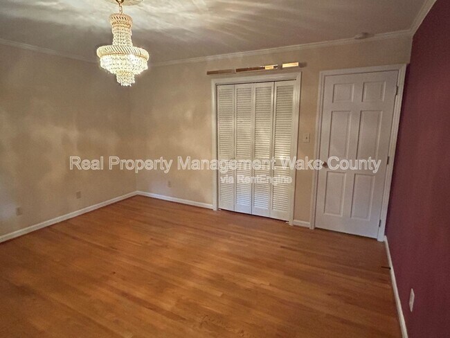 Building Photo - 4500 Connell Dr