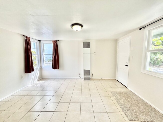Building Photo - Charming Cottage Retreat – 1 Bed / 1 Bath ...